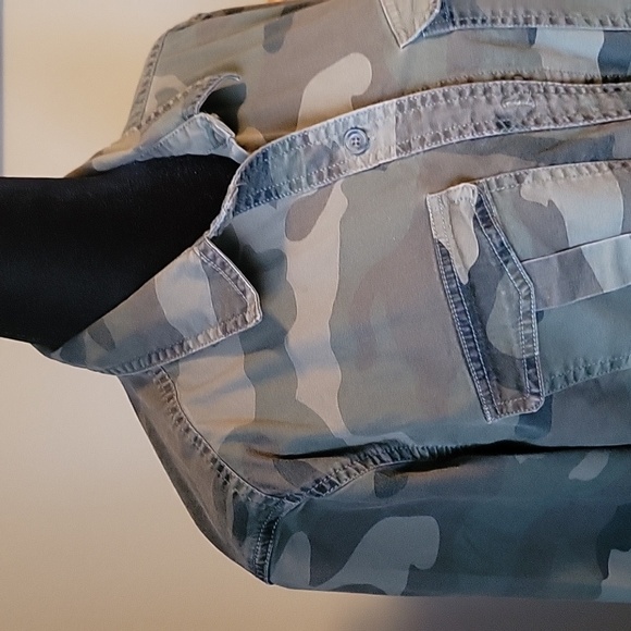 Abercrombie & Fitch Green Camouflage Camp Shirt/Jacket - Picture 2 of 4